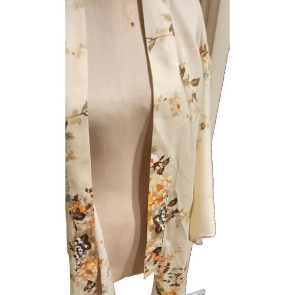 Vintage Kimono Made in Japan Pale Yellow Floral One Size - Picture 5 of 7